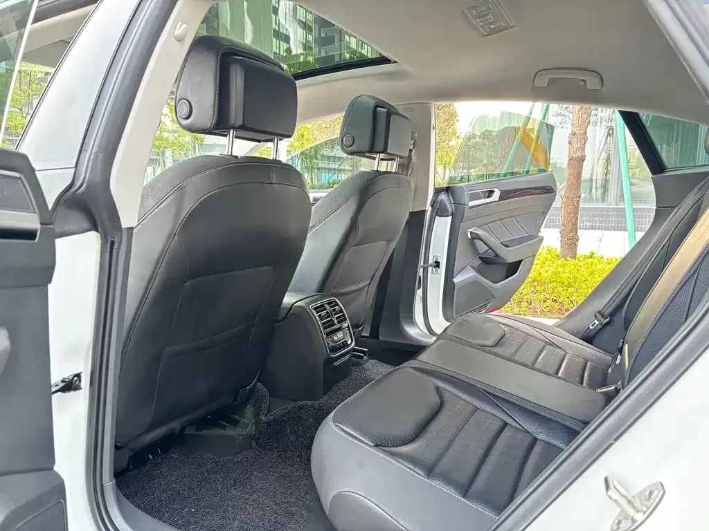 Volkswagen CC 2023 из CN, фото 3