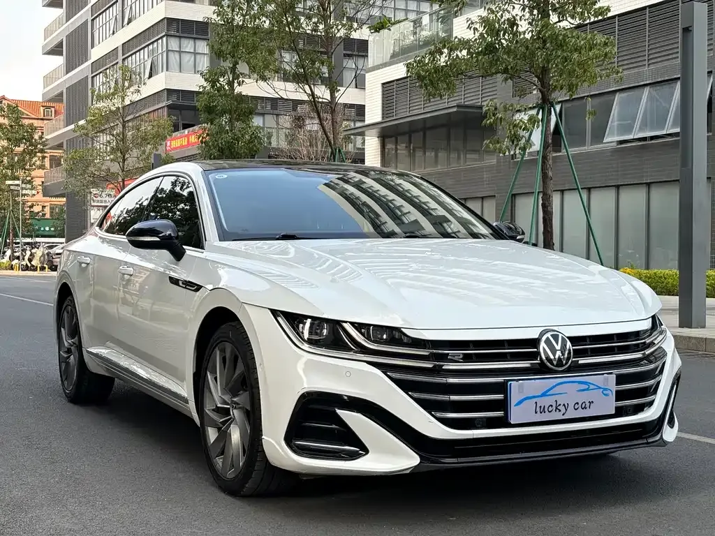 Volkswagen CC 2023 из CN, фото 10