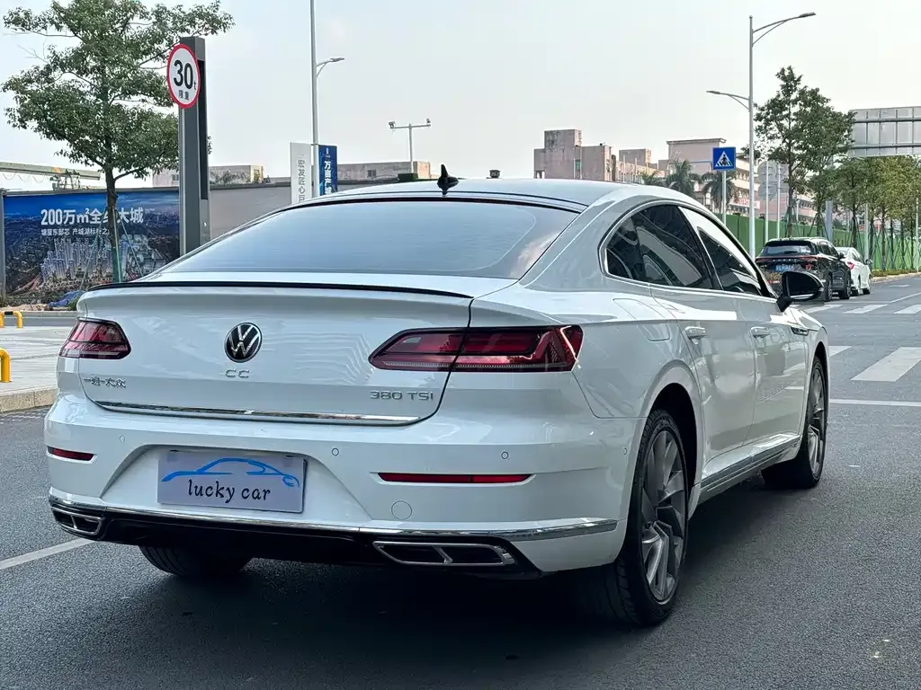 Volkswagen CC 2023 из CN, фото 4