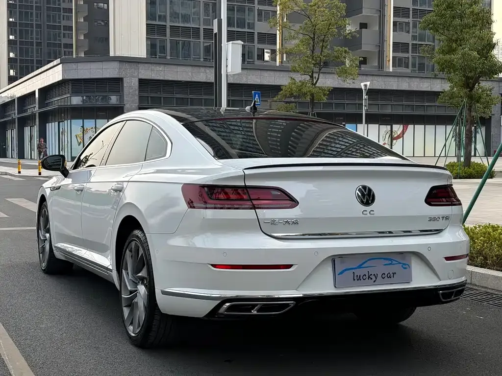 Volkswagen CC 2023 из CN, фото 9