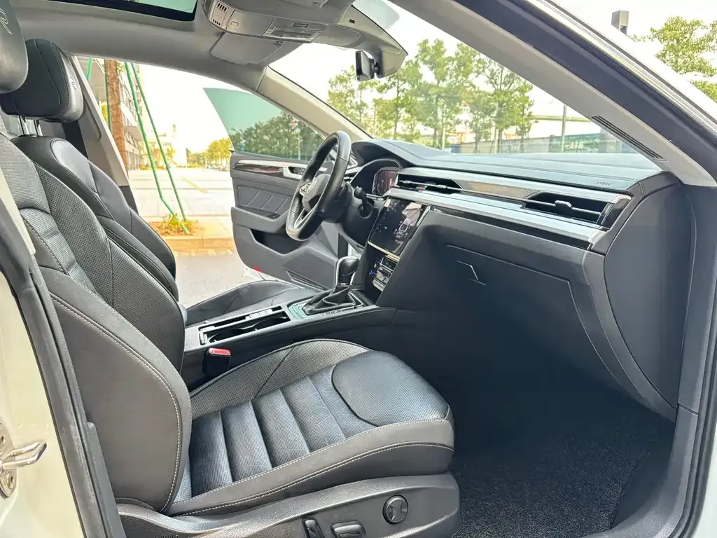 Volkswagen CC 2023 из CN, фото 5