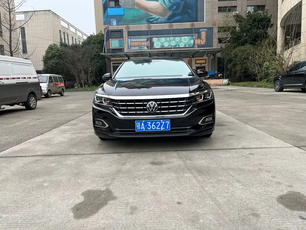 Volkswagen Passat — фото 8
