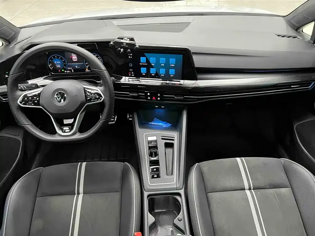 Volkswagen Golf 2023 из CN, фото 9