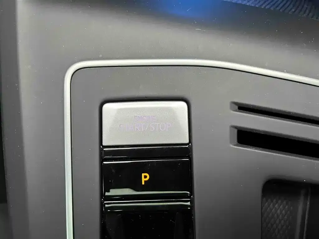 Volkswagen Golf 2023 из CN, фото 4