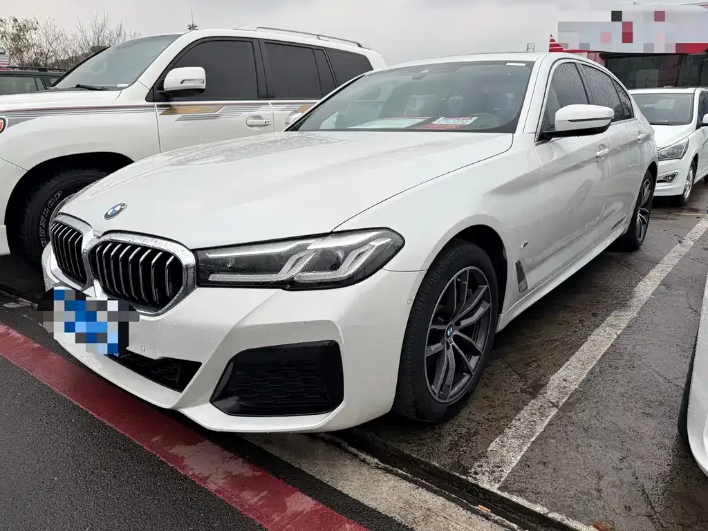 BMW 5 Series — фото 1