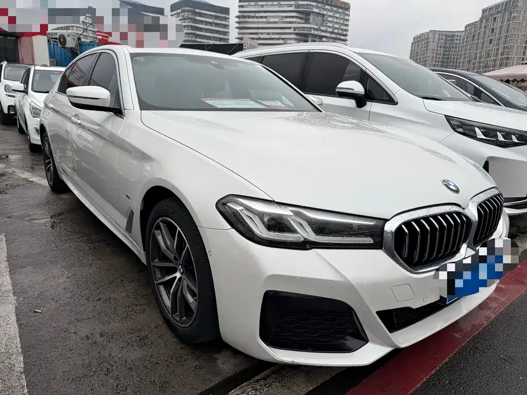 BMW 5 Series — фото 10