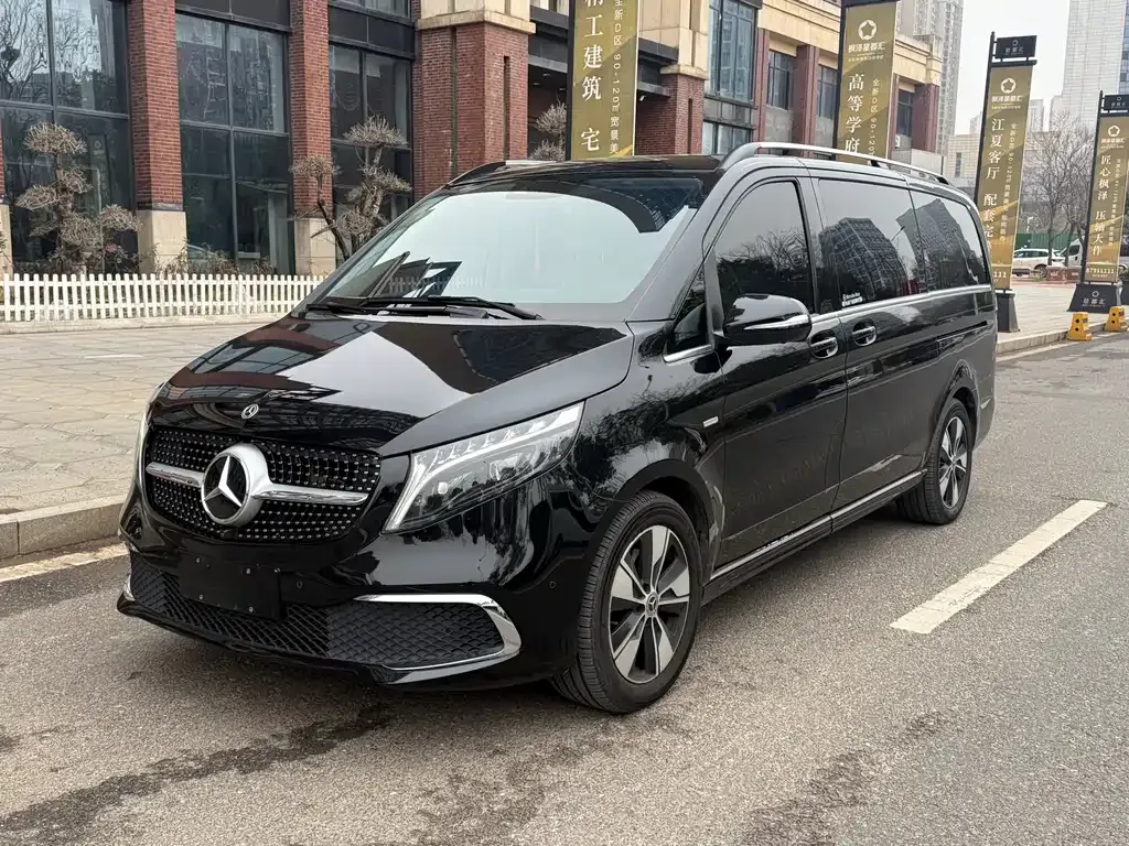 Mercedes-Benz V-Class 2023 из CN, фото 1