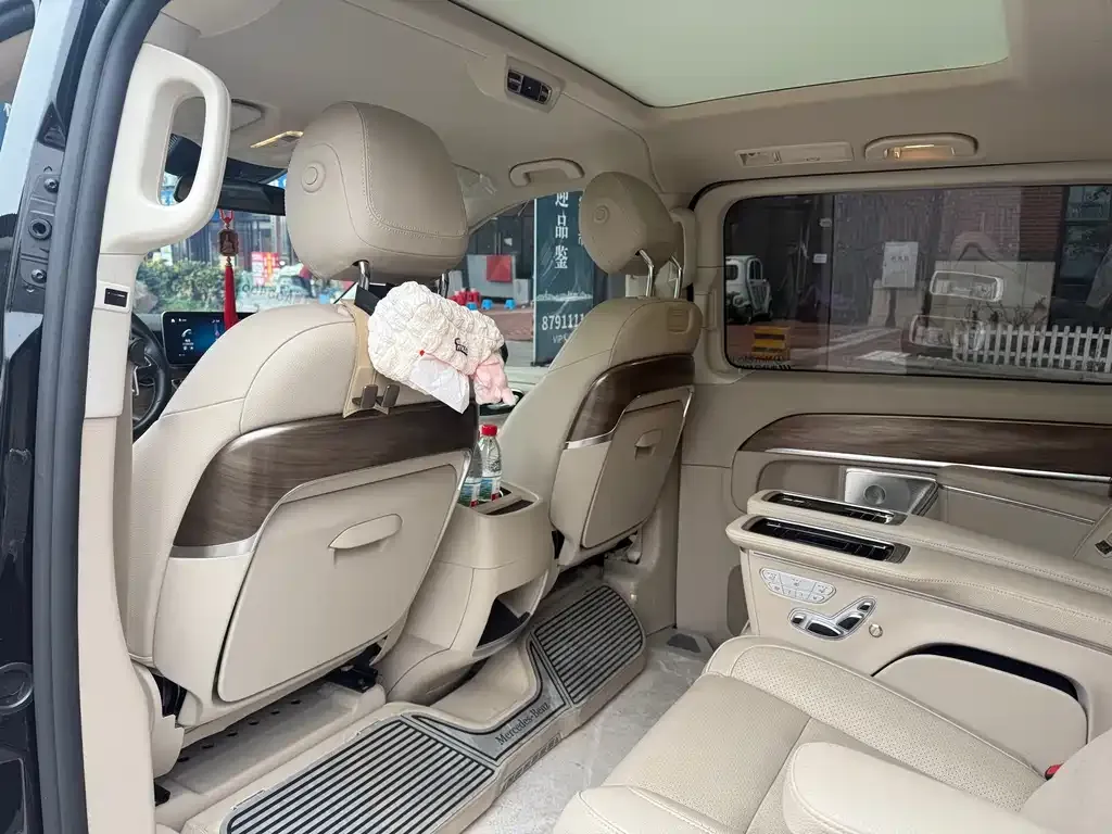 Mercedes-Benz V-Class 2023 из CN, фото 3
