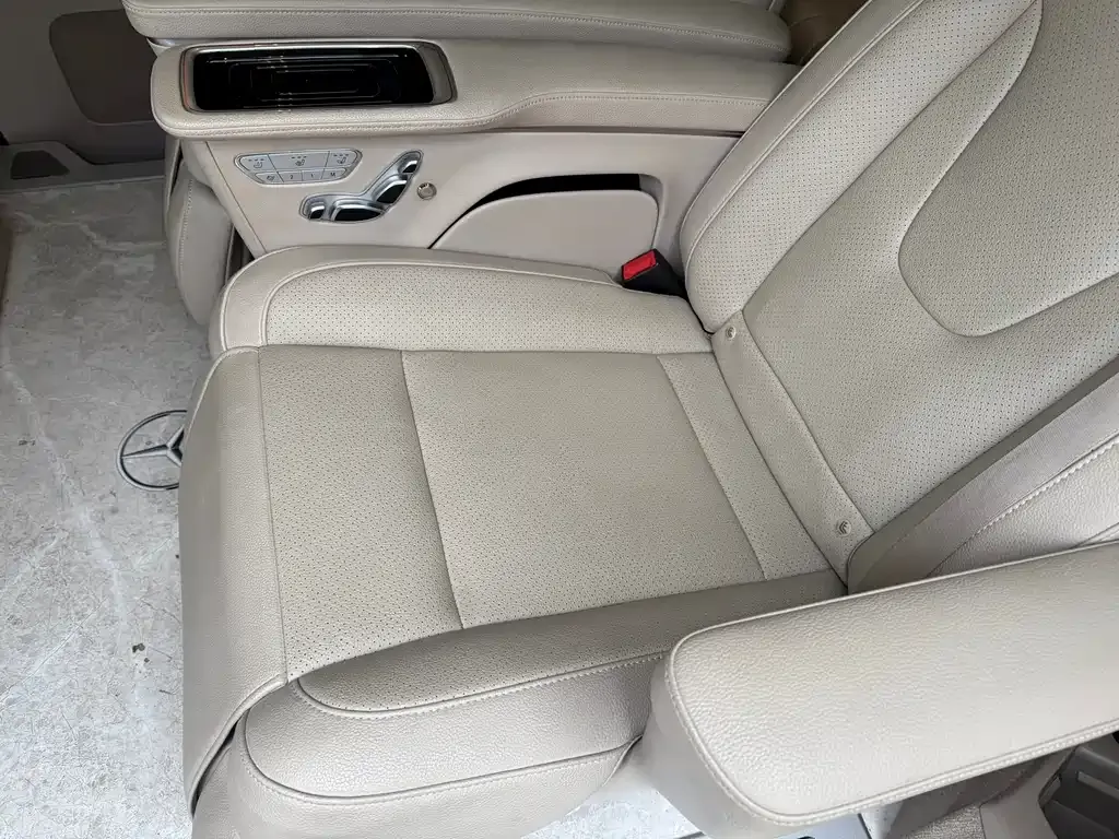 Mercedes-Benz V-Class 2023 из CN, фото 8