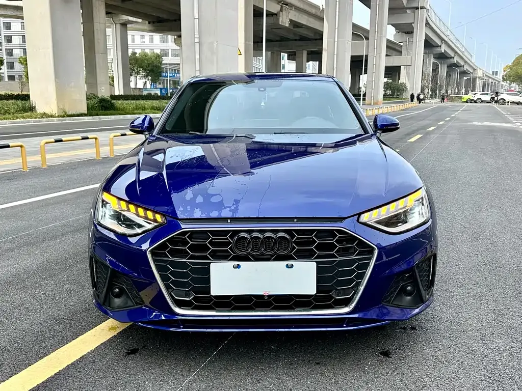 Audi A4L 2021 из CN, фото 4