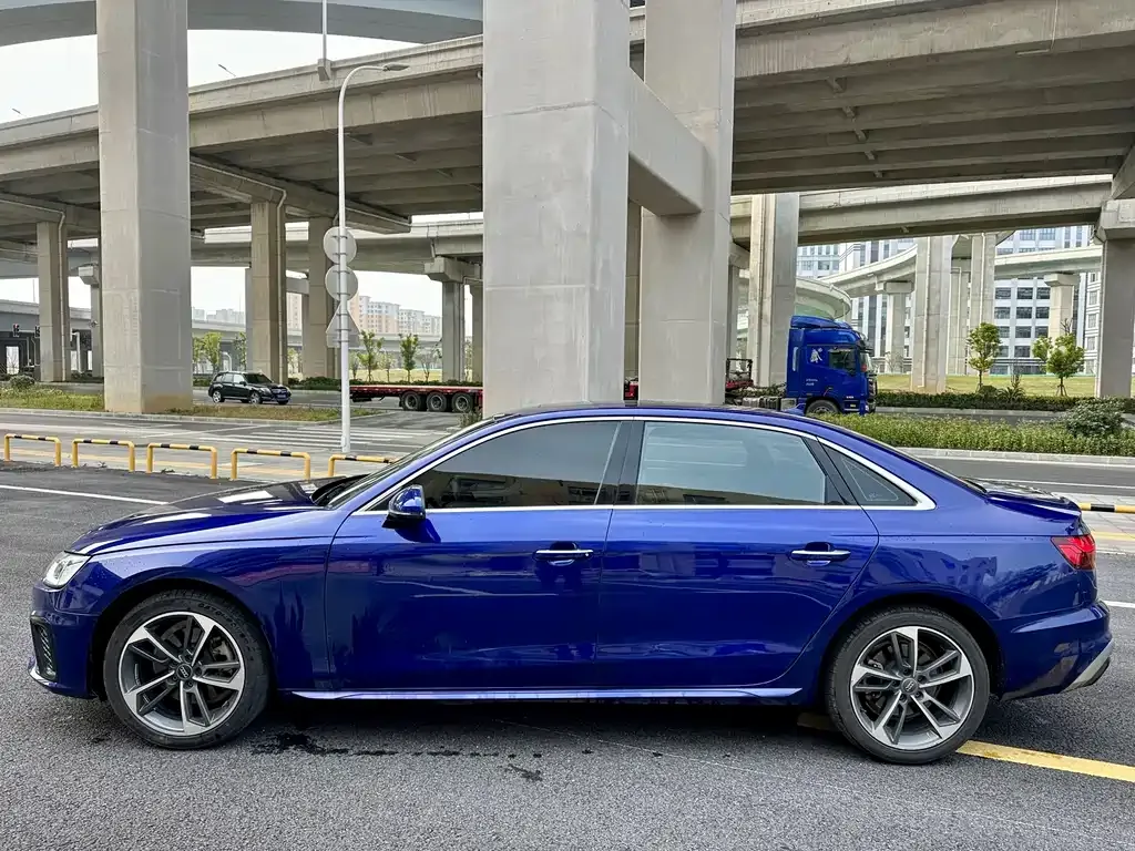 Audi A4L 2021 из CN, фото 5