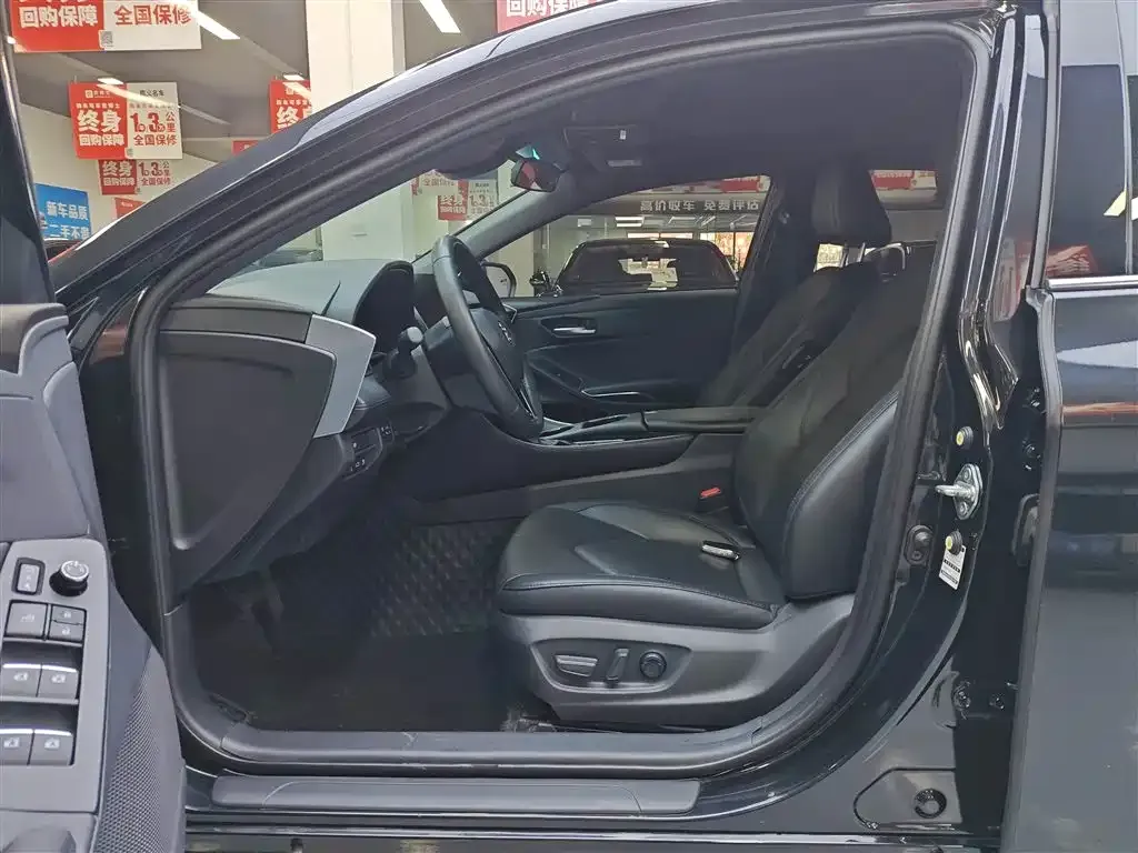 Toyota Avalon 2023 из CN, фото 5