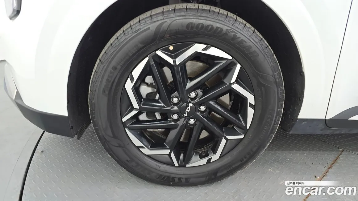 Kia Carnival — фото 10