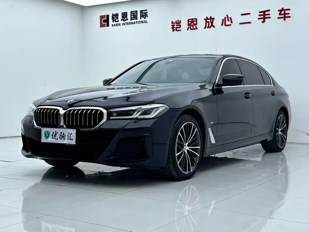 BMW 5 Series — фото 1