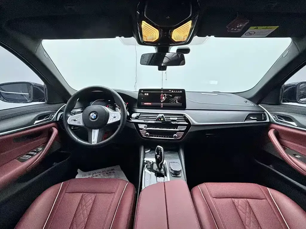 BMW 5 Series — фото 10