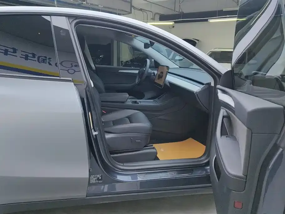Tesla Model Y 2024 из CN, фото 5