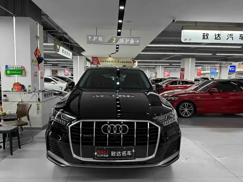 Audi Q7 2021 из CN, фото 2