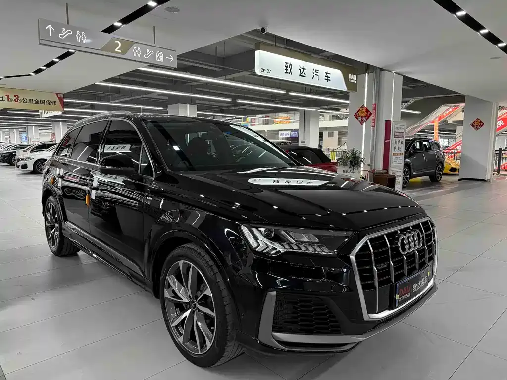 Audi Q7 2021 из CN, фото 7