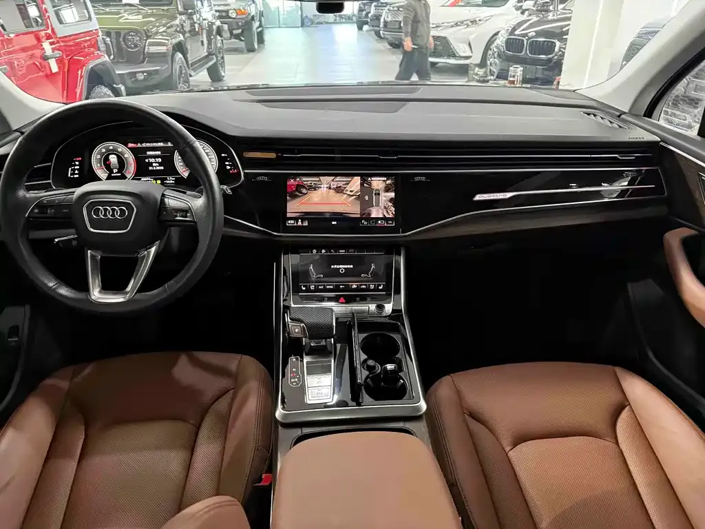 Audi Q7 2021 из CN, фото 5