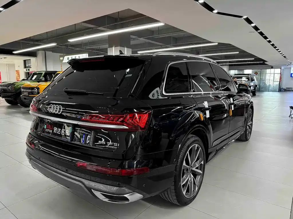 Audi Q7 2021 из CN, фото 6