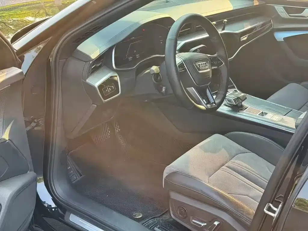 Audi A6L 2024 из CN, фото 2