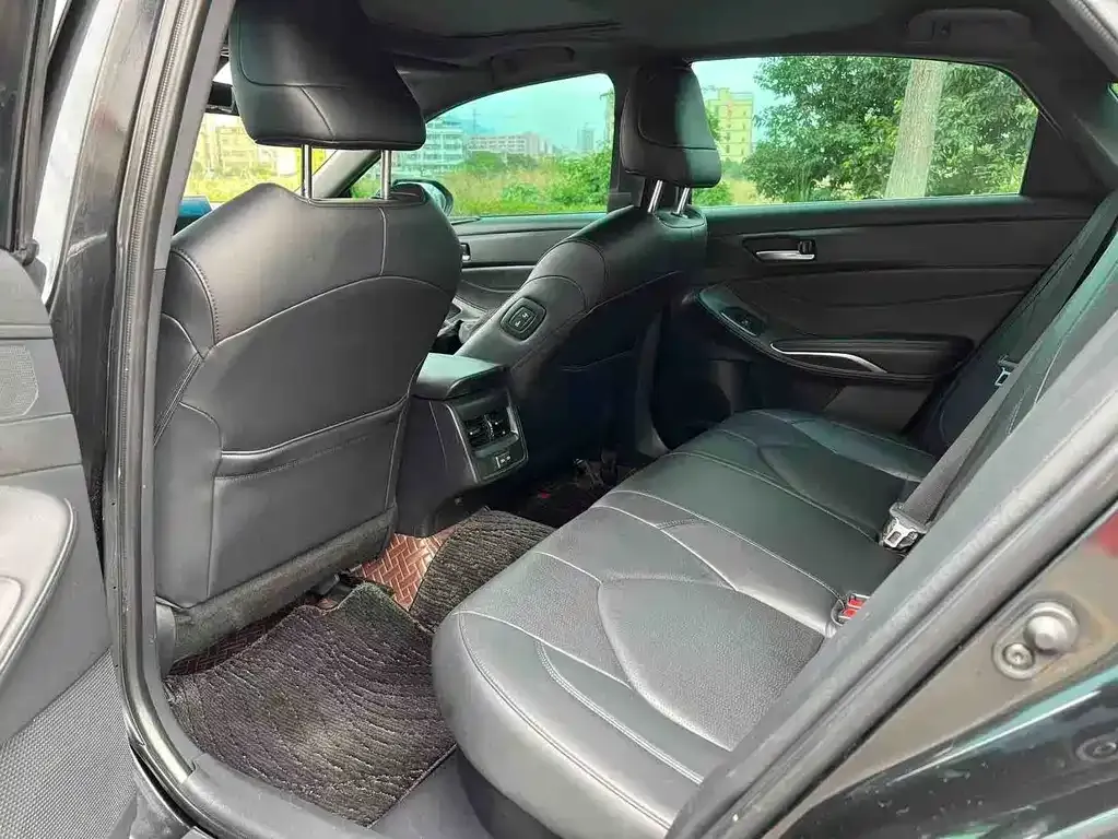 Toyota Avalon 2023 из CN, фото 2