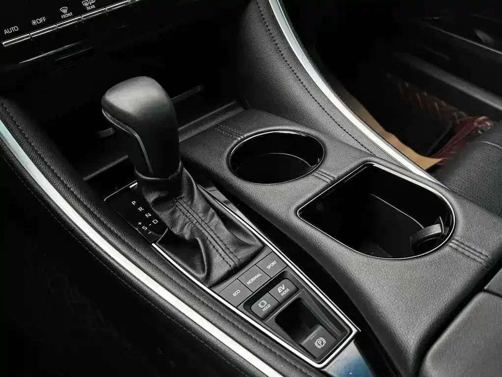 Toyota Avalon 2023 из CN, фото 8