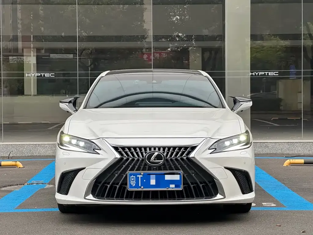 Lexus ES 2023 из CN, фото 1
