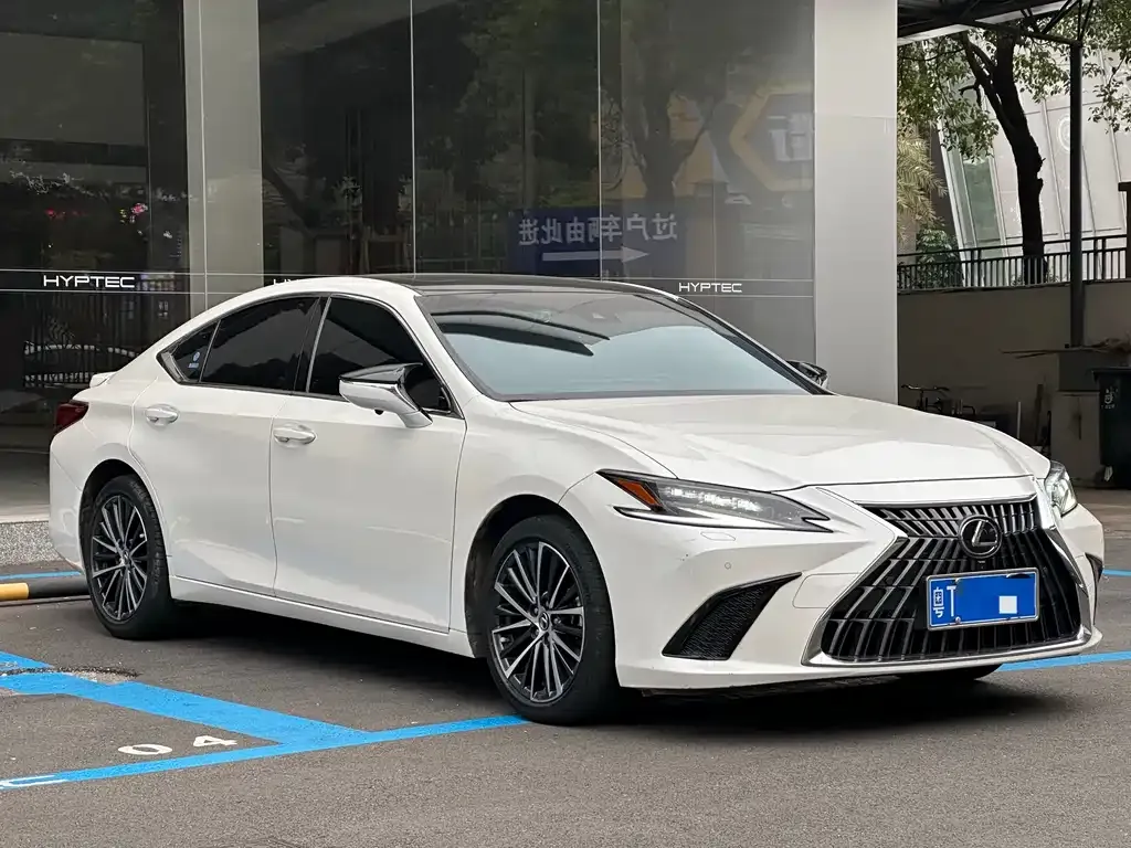 Lexus ES 2023 из CN, фото 5