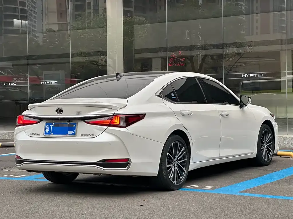 Lexus ES 2023 из CN, фото 3