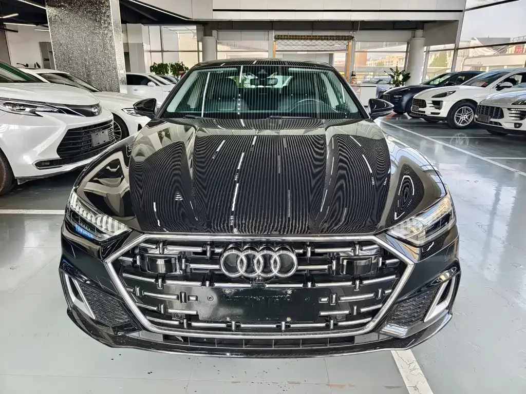 Audi A7L 2023 из CN, фото 10