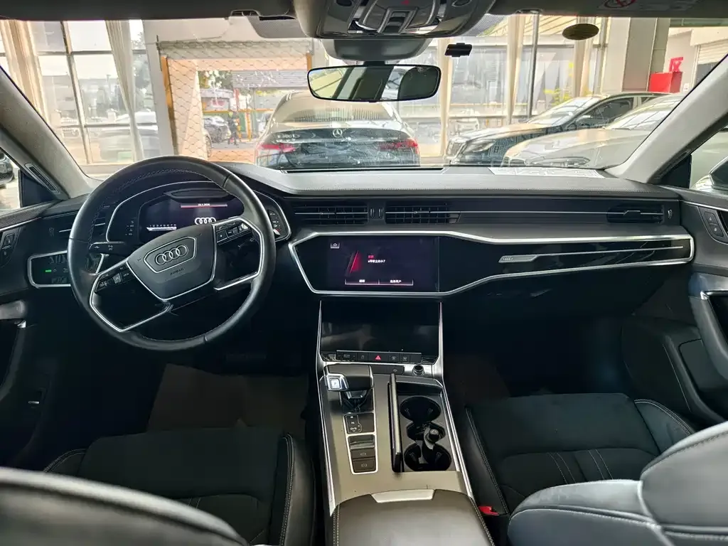 Audi A7L 2023 из CN, фото 6
