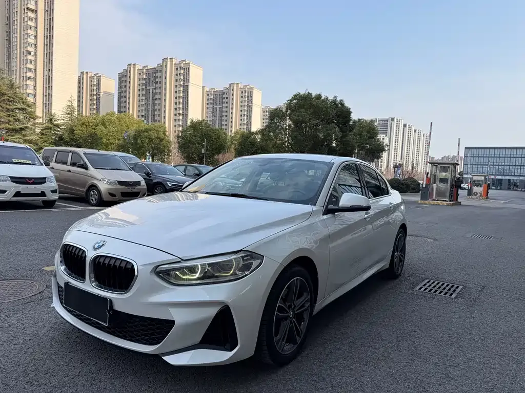 BMW 1 Series — фото 1