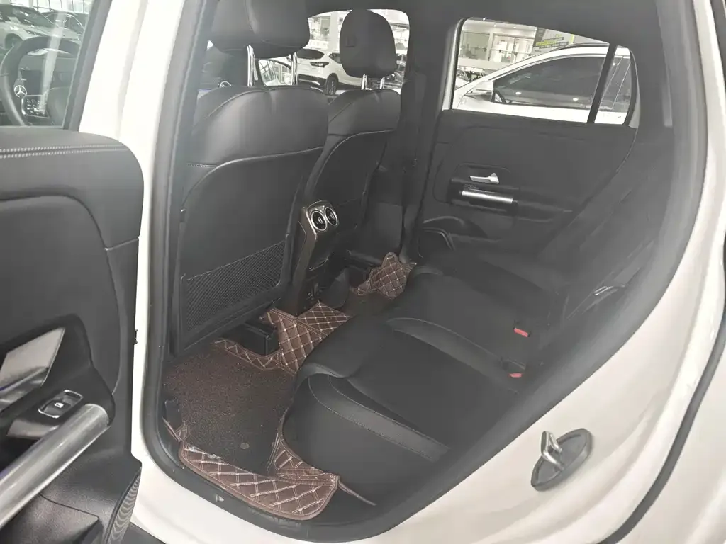 Mercedes-Benz GLA 2023 из CN, фото 3