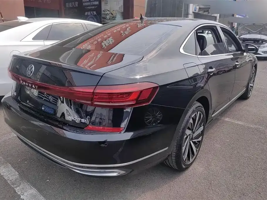 Volkswagen Passat — фото 9