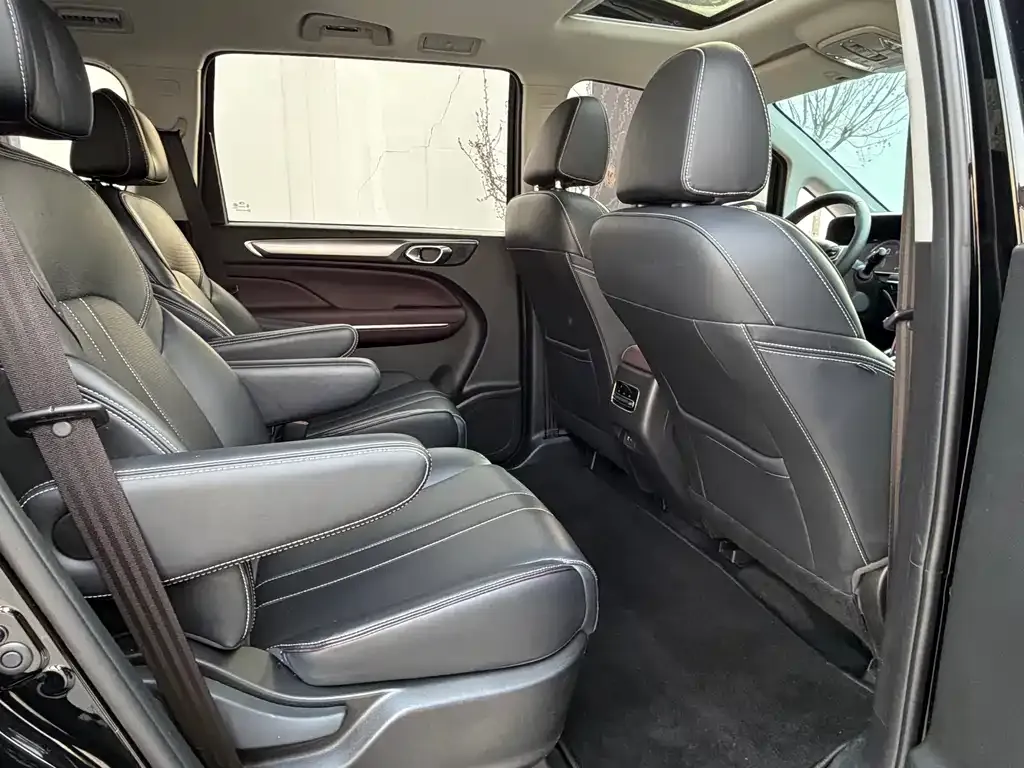 GAC Motor Trumpchi M6 — фото 9