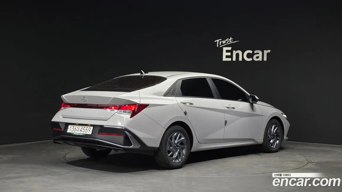 Hyundai AVANTE — фото 3