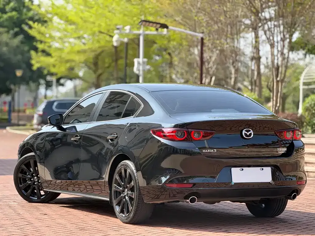 Mazda 3 Axela — фото 10