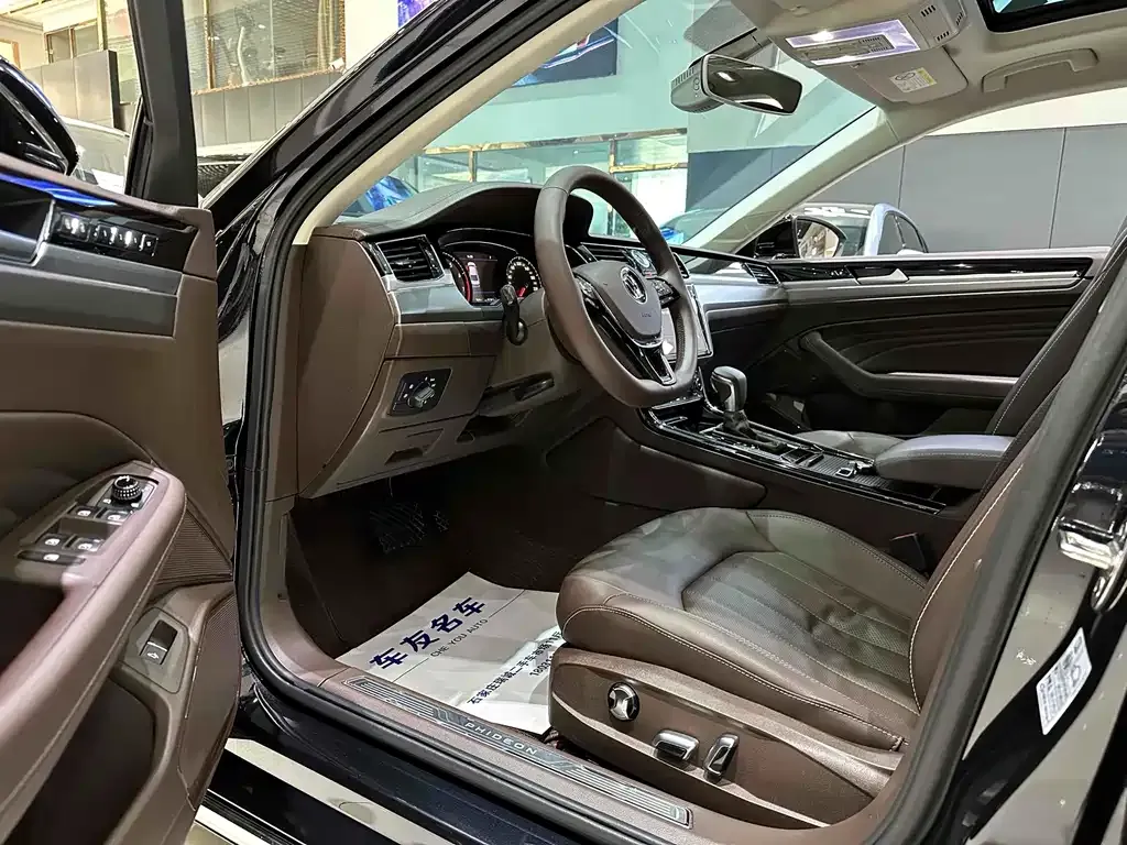 Volkswagen Phideon — фото 10