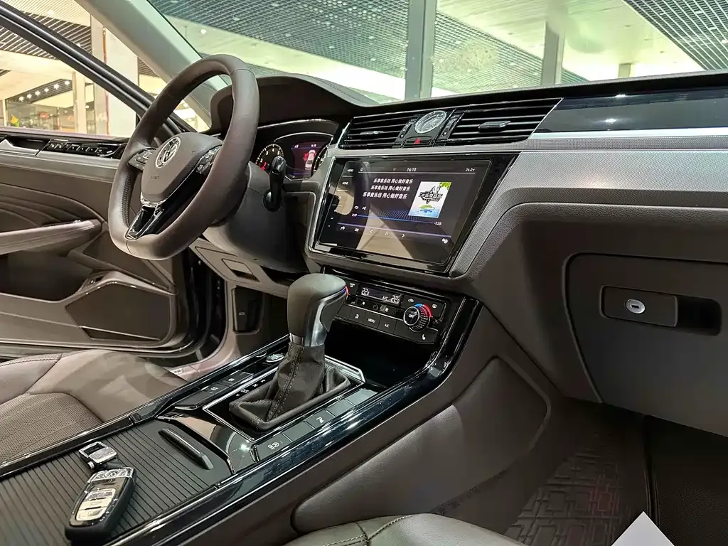 Volkswagen Phideon — фото 7