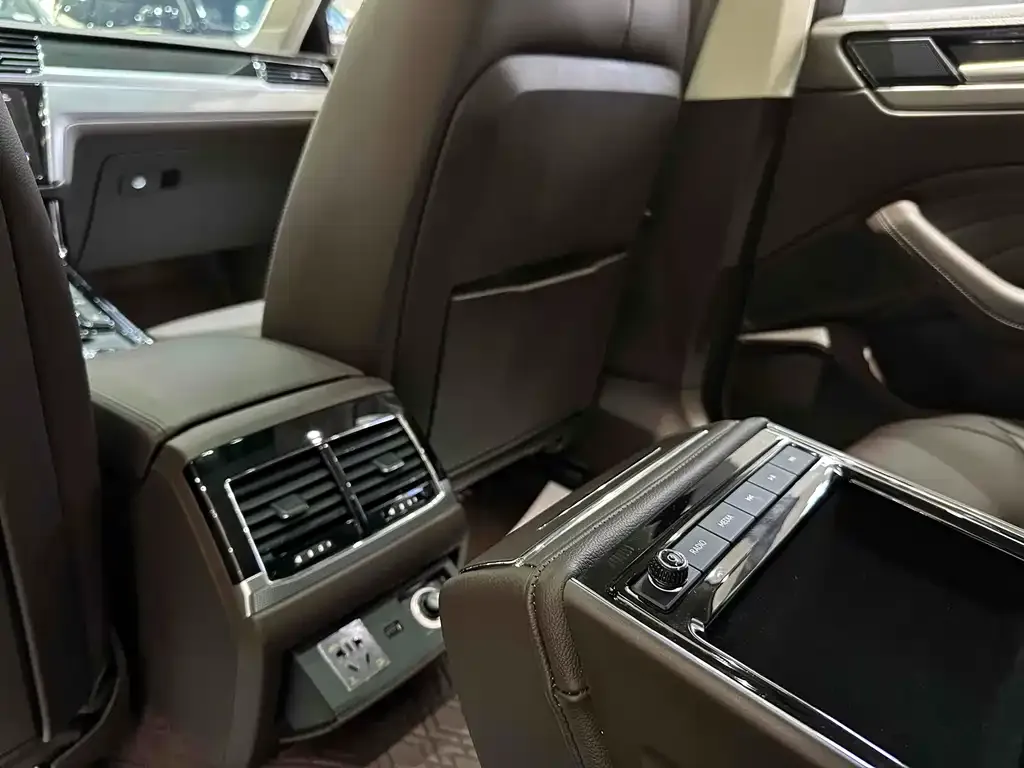 Volkswagen Phideon — фото 5