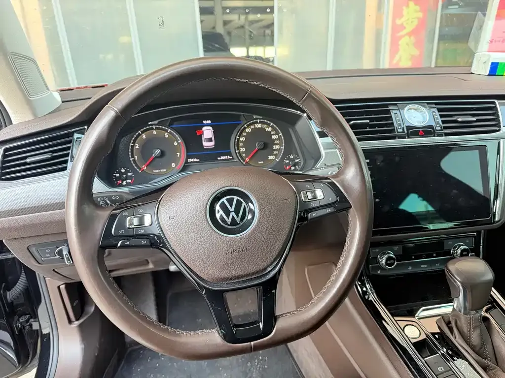 Volkswagen Phideon — фото 6