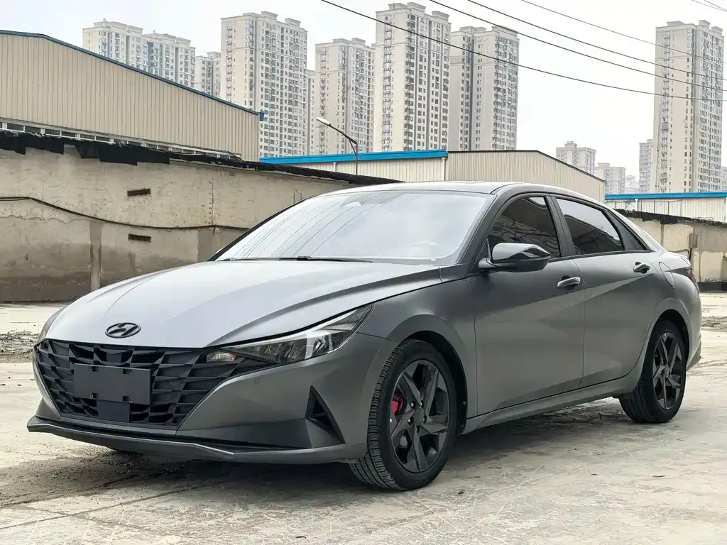Hyundai Elantra — фото 1