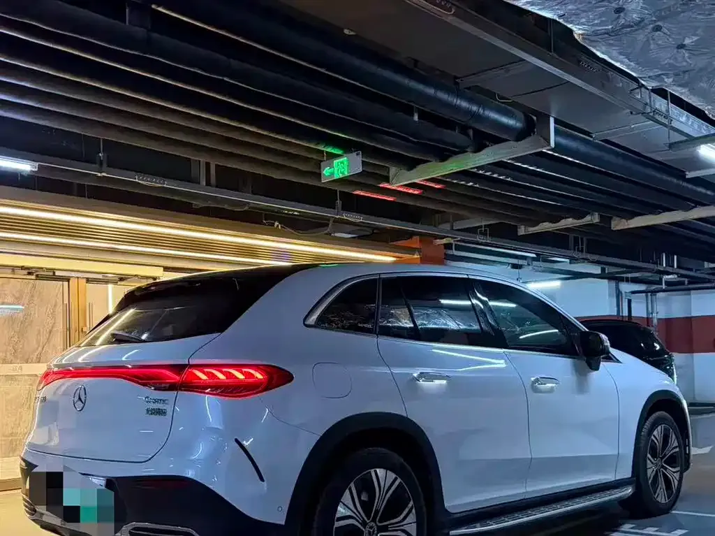 Mercedes-Benz EQE SUV 2023 из CN, фото 6