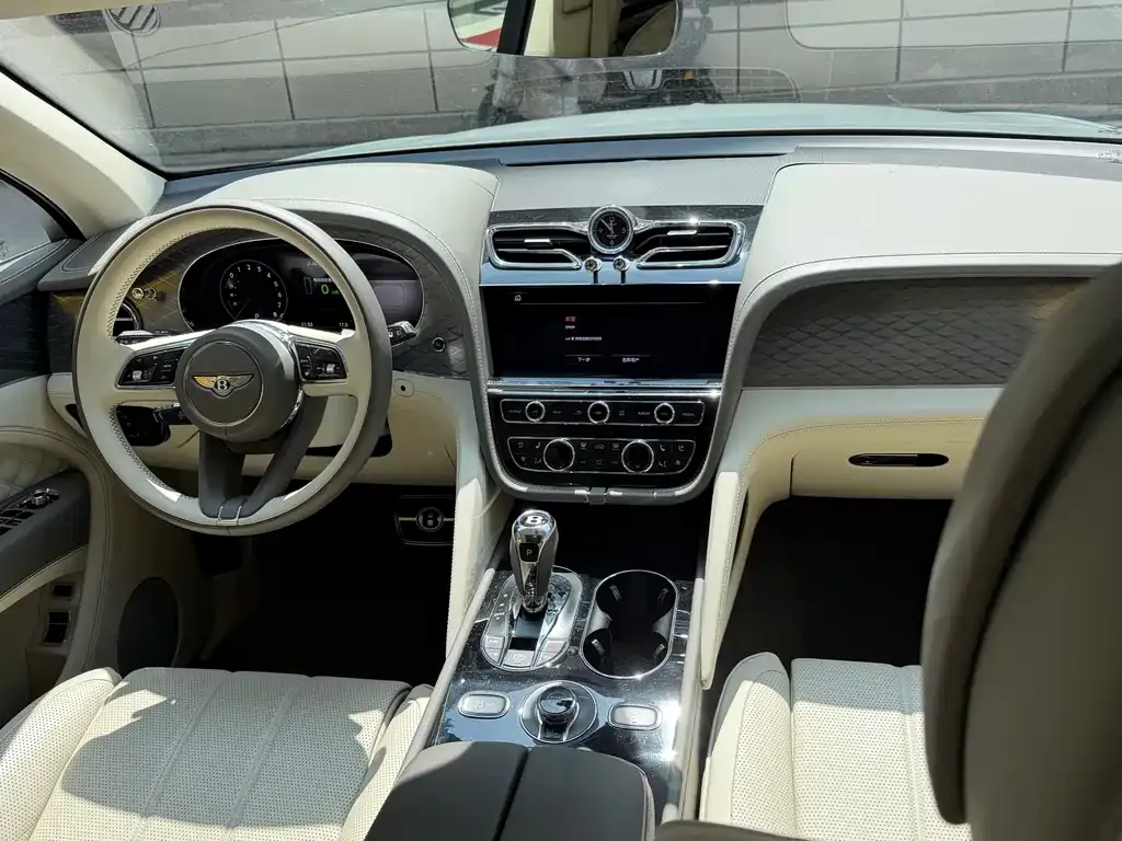 Bentley Bentayga PHEV 2021 из CN, фото 6