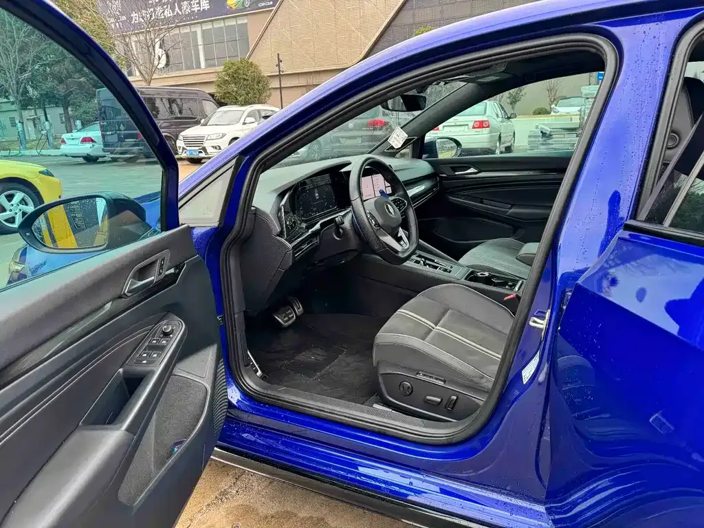 Volkswagen Golf 2022 из CN, фото 5