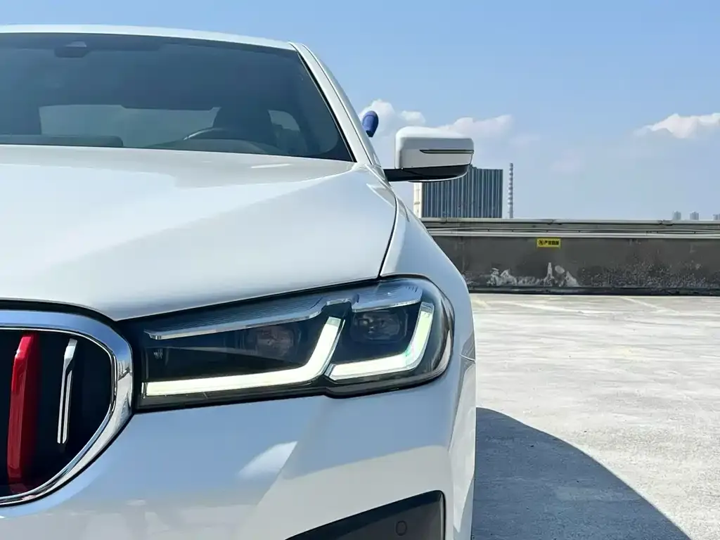 BMW 5 Series — фото 2