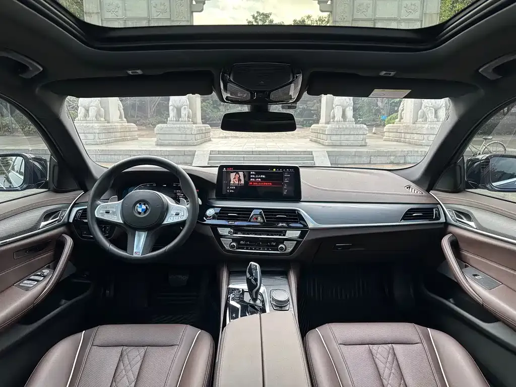 BMW 5 Series — фото 4