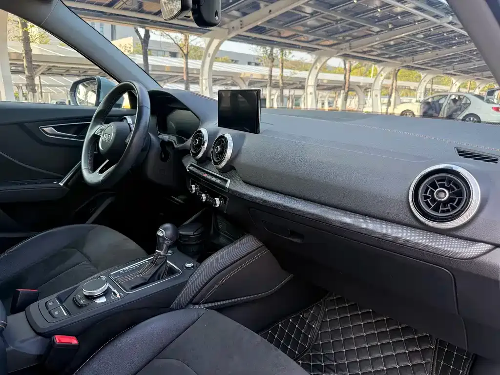 Audi Q2L e-tron 2022 из CN, фото 4