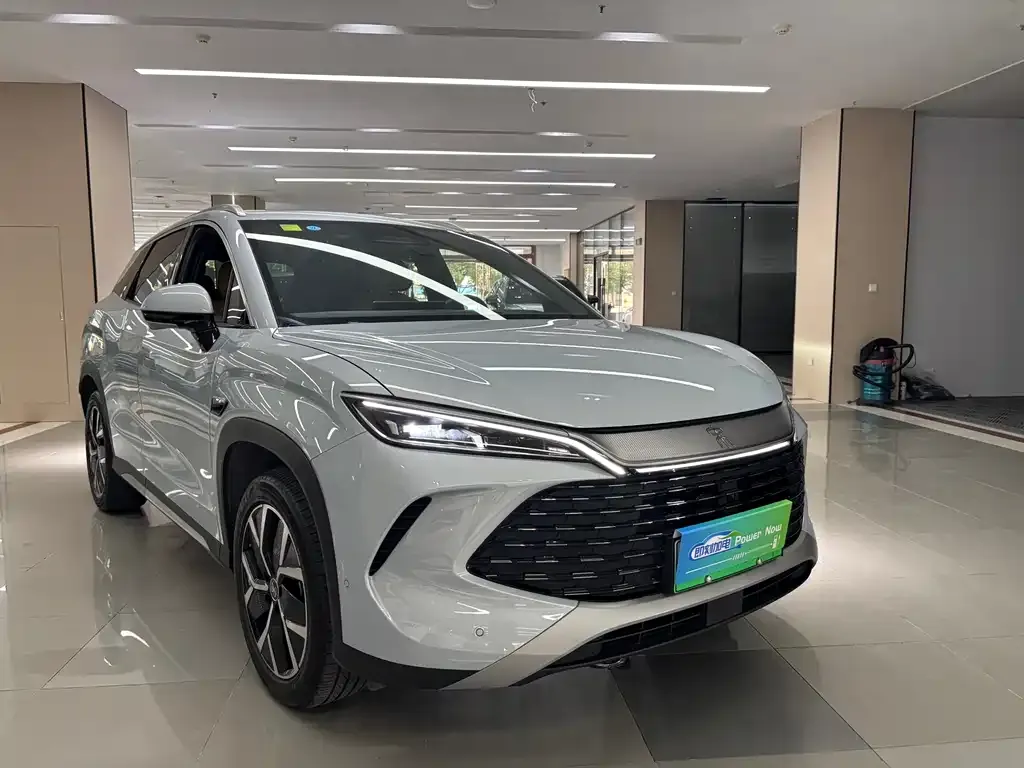 BYD L DM-i — фото 9